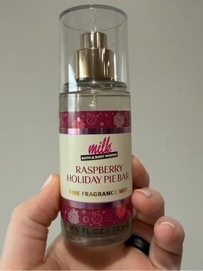 NWT Bath & Body Works Milk Bar Raspberry Holiday Pie Bar Fine Fragrance Mist